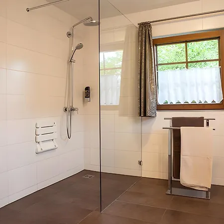 Holzwurm Guest house 3*